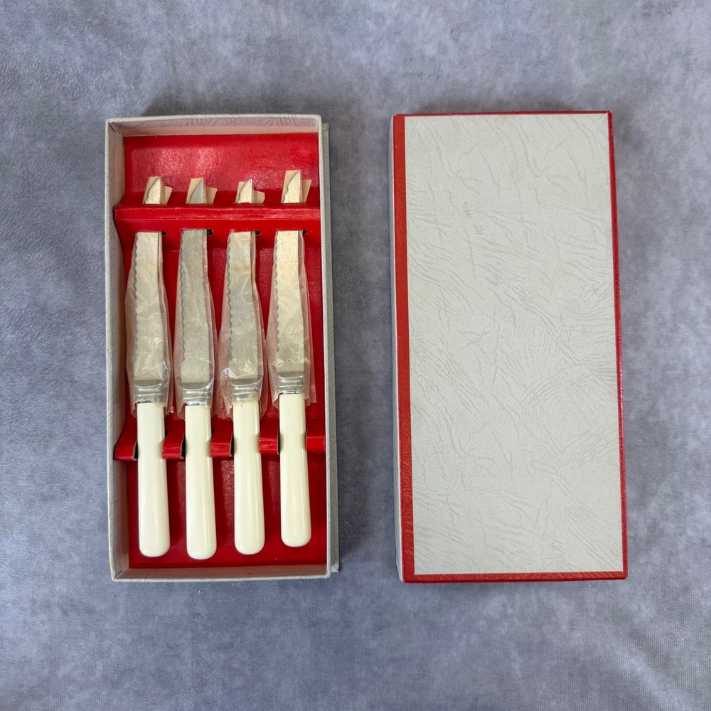 Sheffield Steak Knife Set Unisex OS Cream Vintage Serrated 4pc Boxed 1592